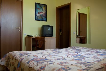 Стандарт 2-местный 1-комнатный в Коттедже с раздельными кроватями (не мансардный,  доп. место - под расписку)
